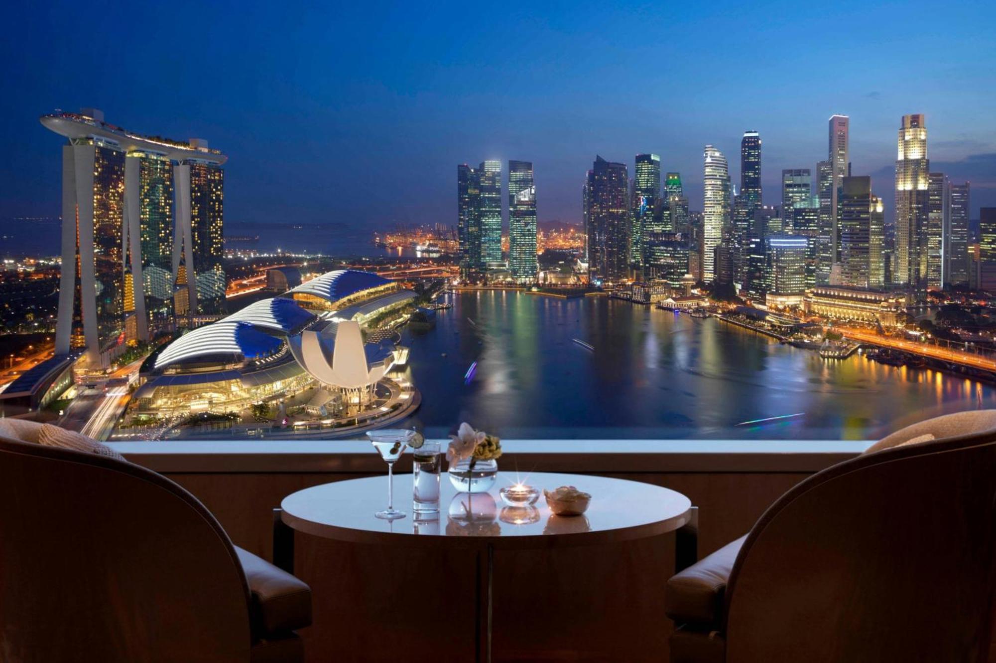 The Ritz-carlton, Millenia 5*